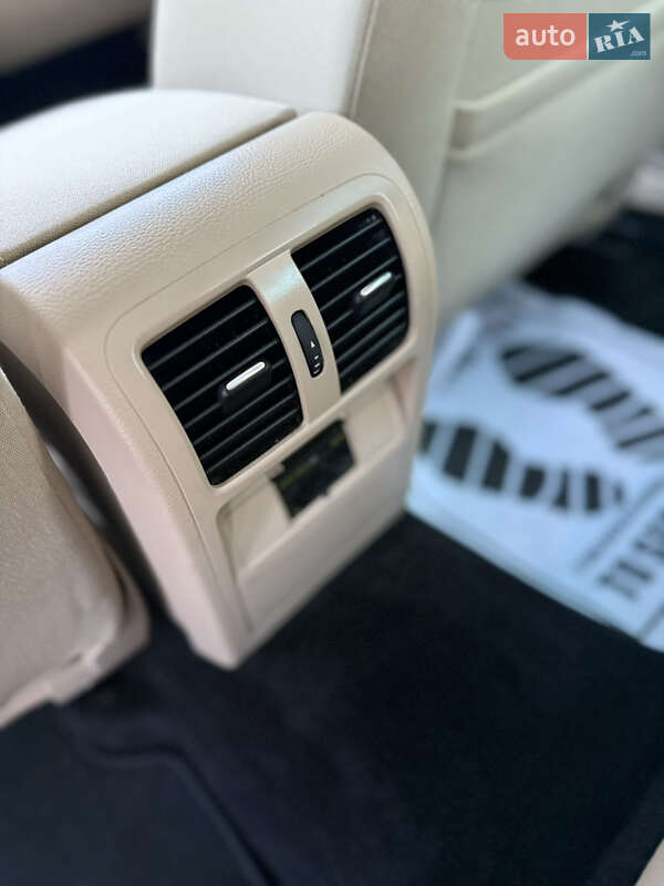 Универсал Volkswagen Passat 2014 в Ровно