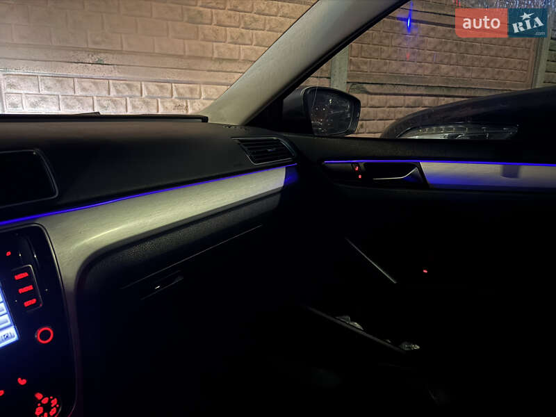 Седан Volkswagen Passat 2013 в Києві