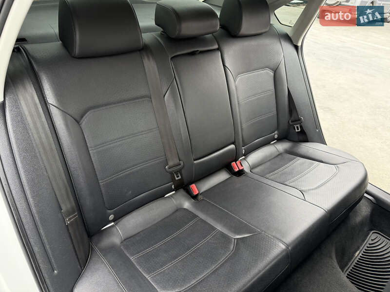 Седан Volkswagen Passat 2012 в Теребовле