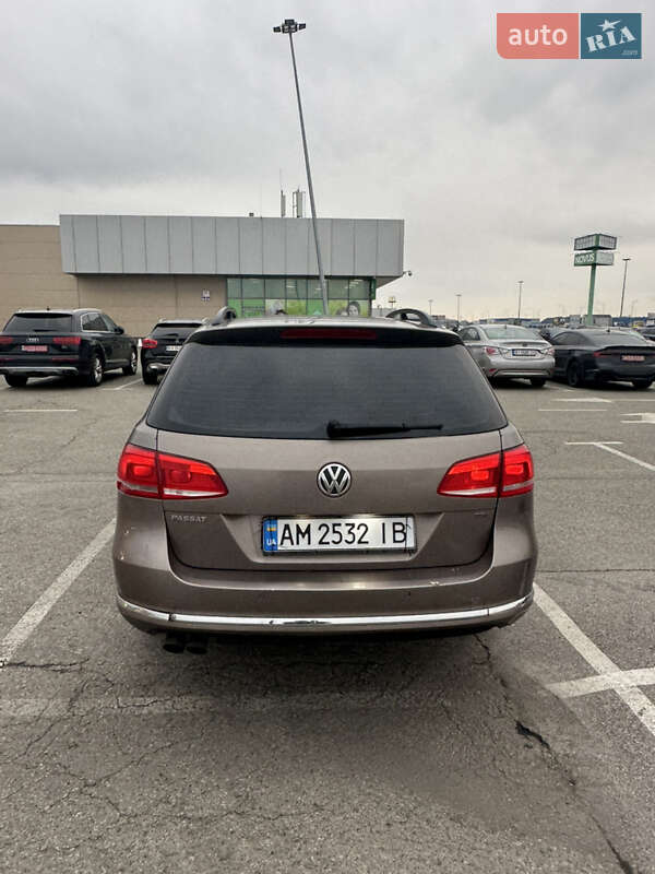 Универсал Volkswagen Passat 2011 в Киеве