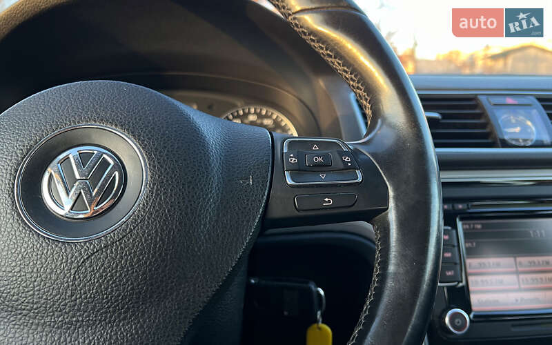 Седан Volkswagen Passat 2011 в Львові
