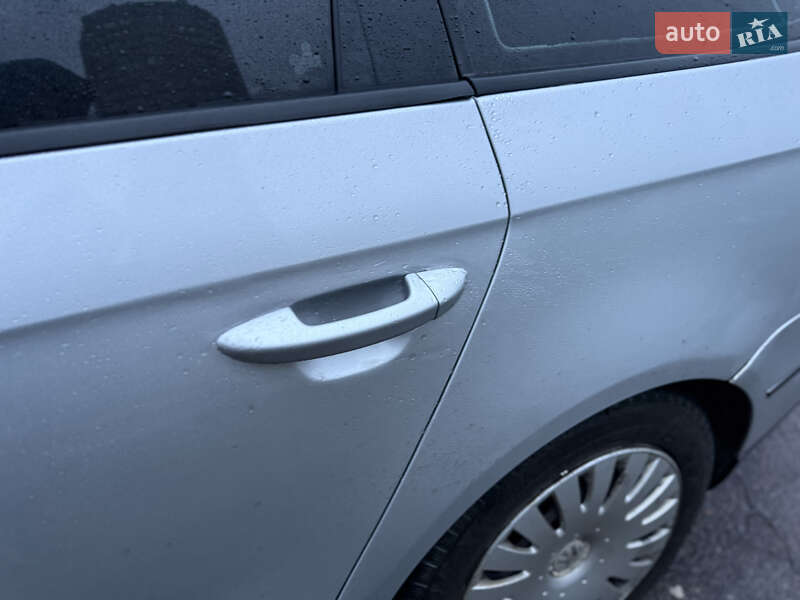 Универсал Volkswagen Passat 2006 в Киеве