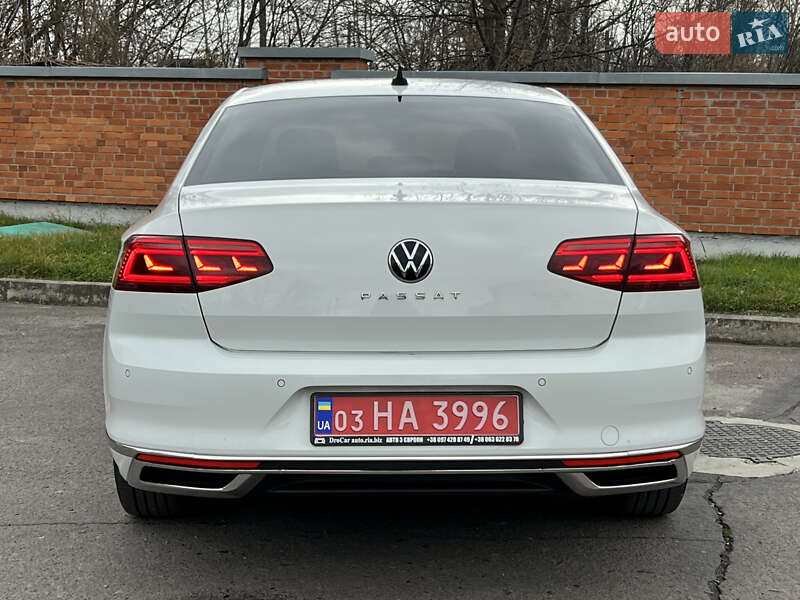 Седан Volkswagen Passat 2021 в Дрогобыче