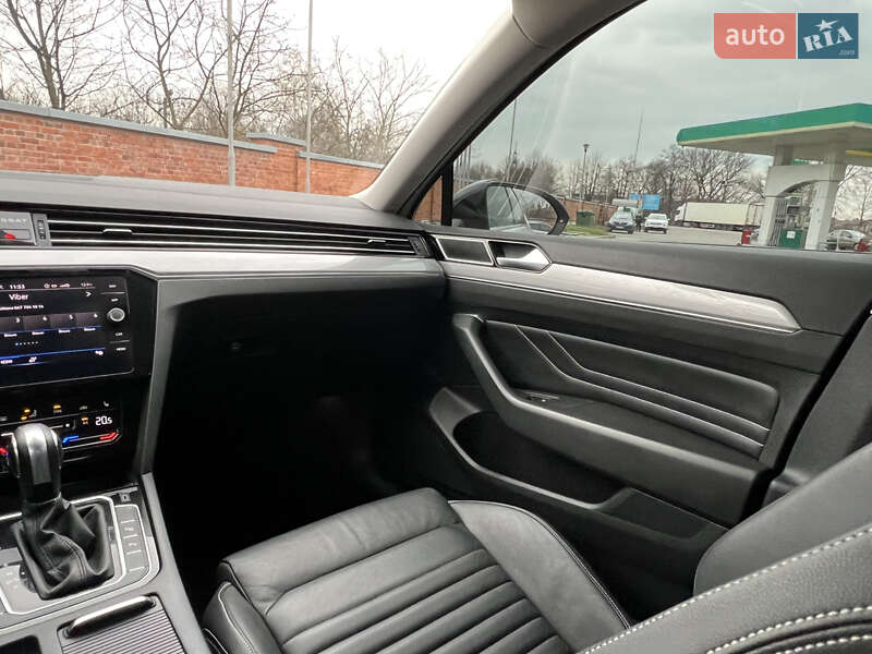 Седан Volkswagen Passat 2021 в Дрогобыче