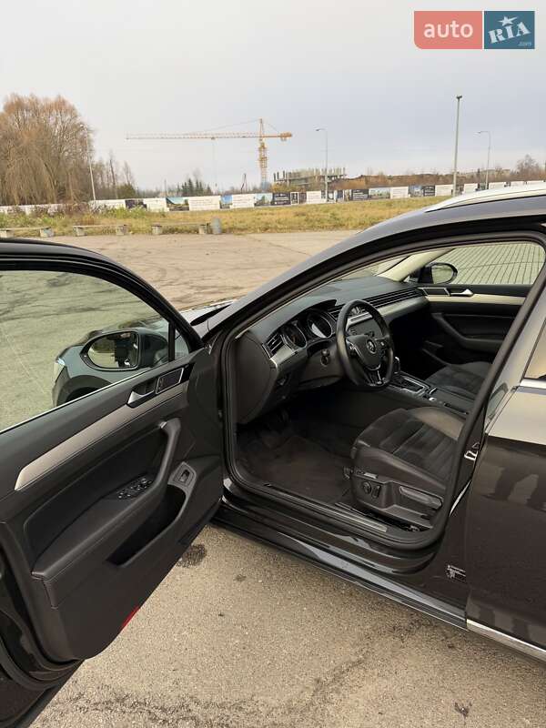Універсал Volkswagen Passat 2018 в Львові