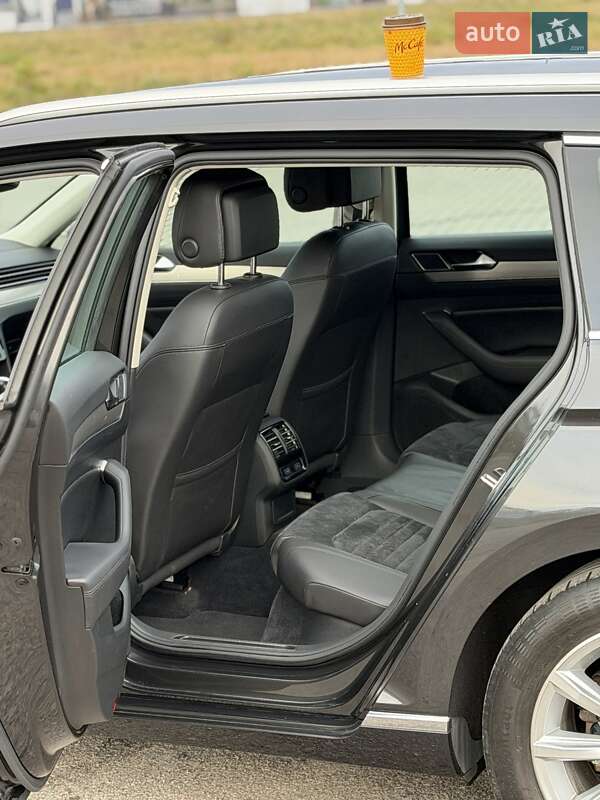 Універсал Volkswagen Passat 2018 в Львові