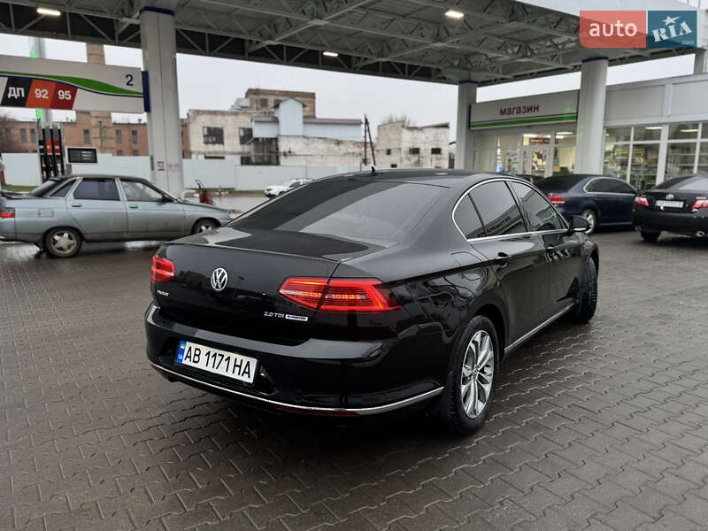 Седан Volkswagen Passat 2016 в Тростянце