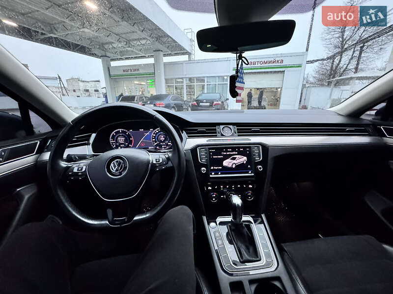 Седан Volkswagen Passat 2016 в Тростянце