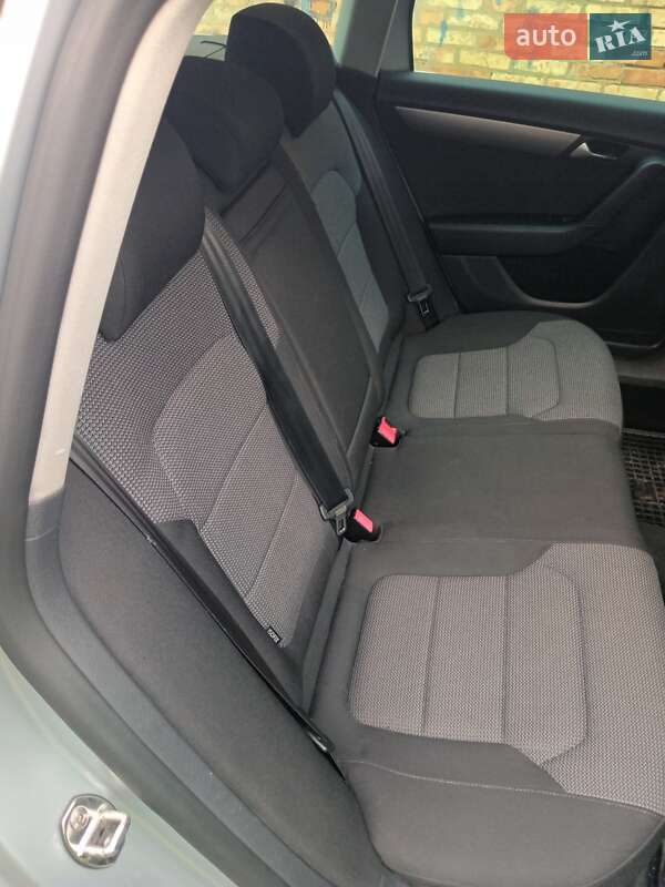 Универсал Volkswagen Passat 2011 в Каменке