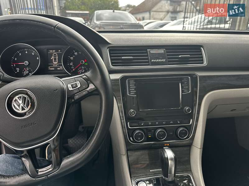 Седан Volkswagen Passat 2018 в Николаеве