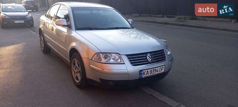 Седан Volkswagen Passat 2004 в Богдановке