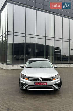 Седан Volkswagen Passat 2017 в Костополе