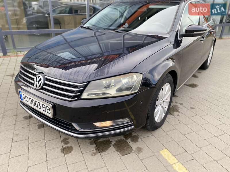 Седан Volkswagen Passat 2014 в Ужгороді