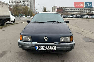 Універсал Volkswagen Passat 1990 в Києві