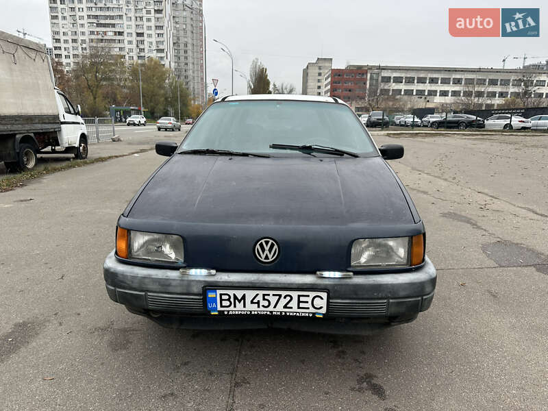 Универсал Volkswagen Passat 1990 в Киеве
