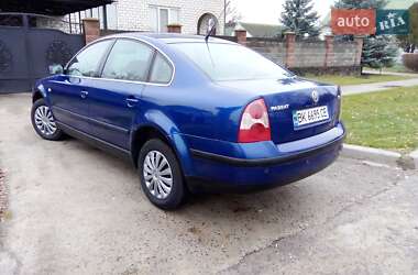 Седан Volkswagen Passat 2001 в Вараше