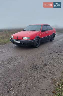 Седан Volkswagen Passat 1991 в Сквире