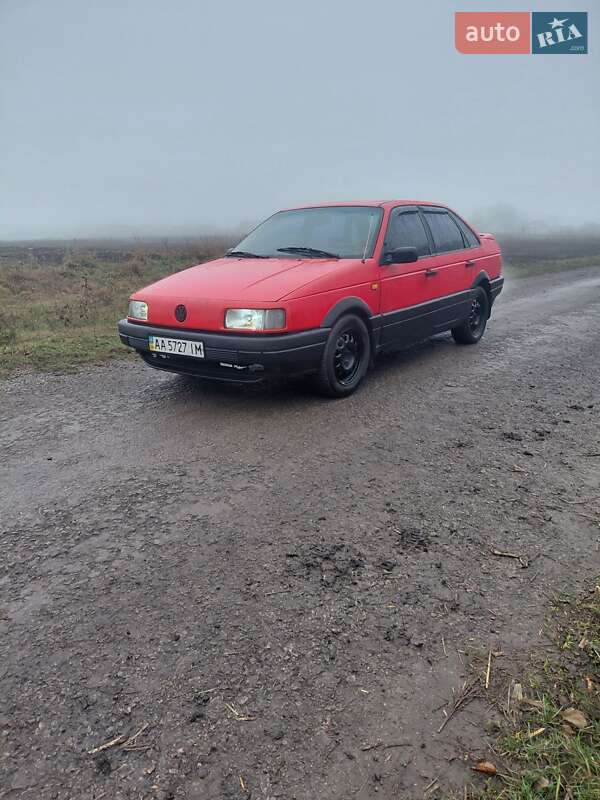 Седан Volkswagen Passat 1991 в Сквире