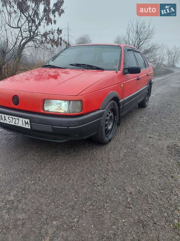 Седан Volkswagen Passat 1991 в Сквире