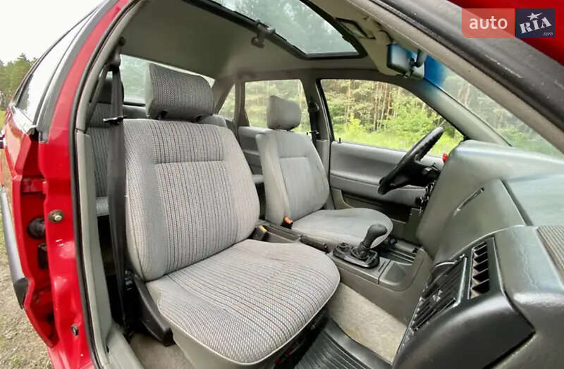 Седан Volkswagen Passat 1992 в Кривом Роге