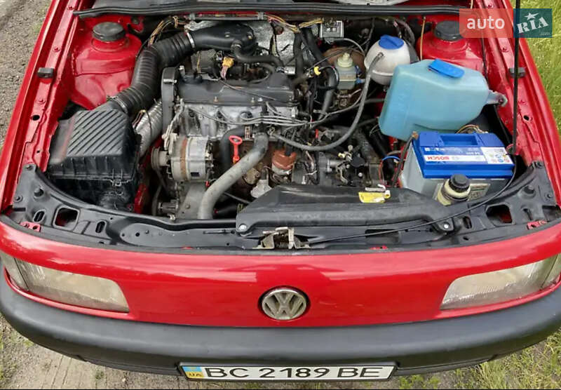 Седан Volkswagen Passat 1992 в Кривом Роге