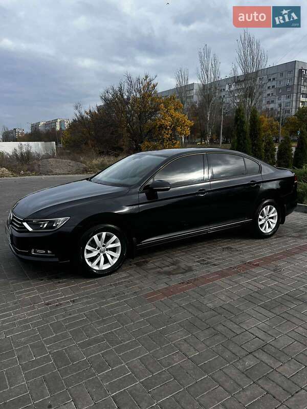 Седан Volkswagen Passat 2017 в Черкассах