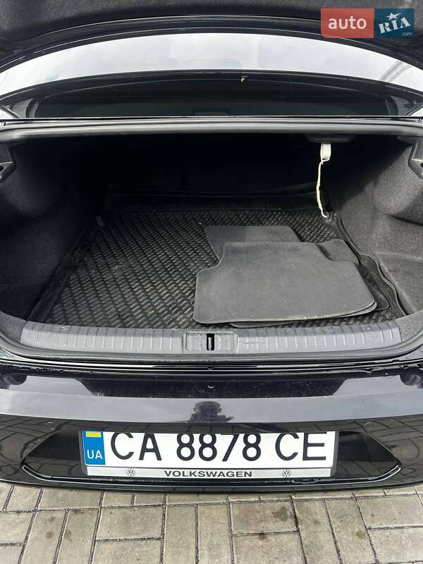 Седан Volkswagen Passat 2017 в Черкассах