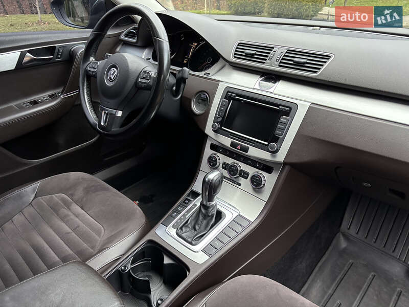 Седан Volkswagen Passat 2013 в Солотвине