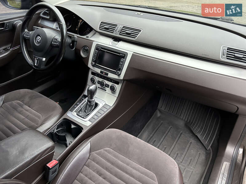 Седан Volkswagen Passat 2013 в Солотвине