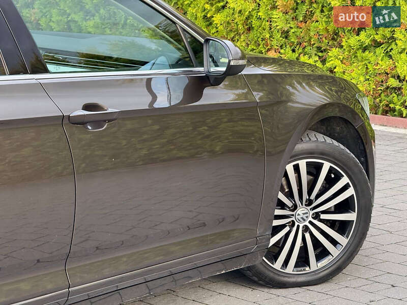 Универсал Volkswagen Passat 2015 в Стрые