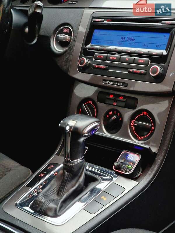 Универсал Volkswagen Passat 2008 в Стрые