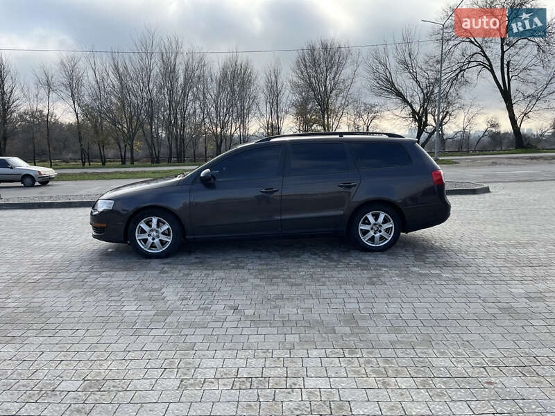 Универсал Volkswagen Passat 2006 в Запорожье