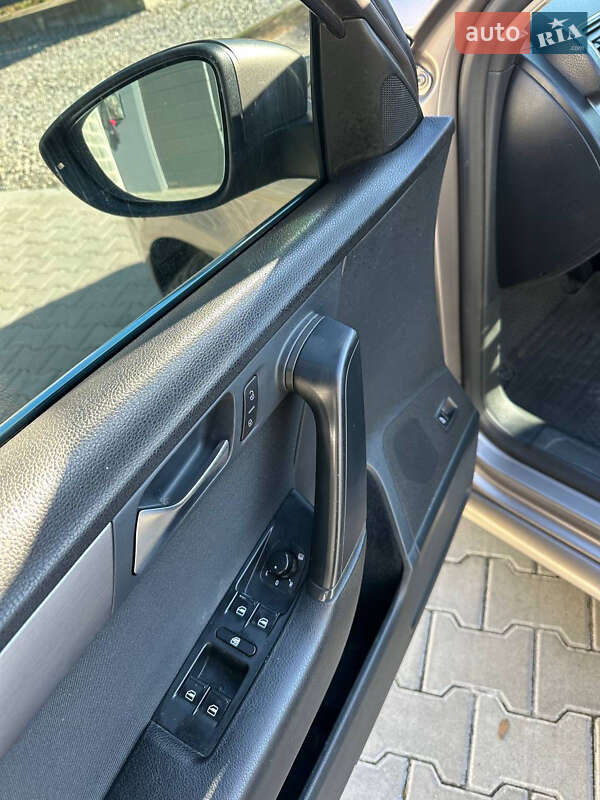 Универсал Volkswagen Passat 2011 в Надворной