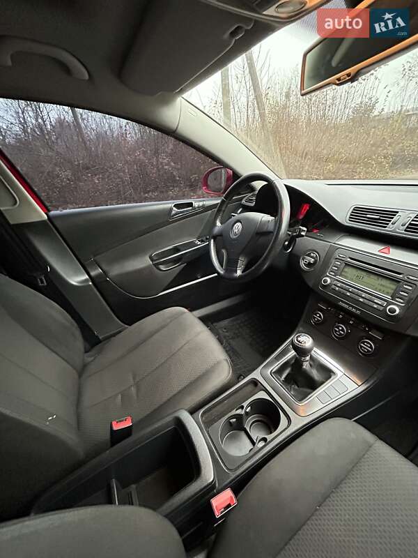 Универсал Volkswagen Passat 2005 в Житомире