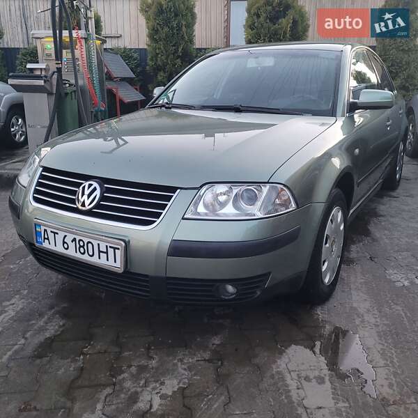 Седан Volkswagen Passat 2003 в Болехове