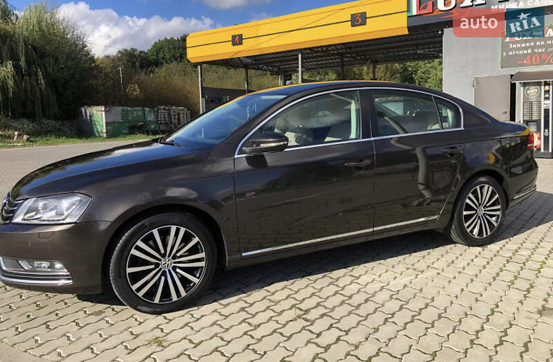 Седан Volkswagen Passat 2014 в Львове