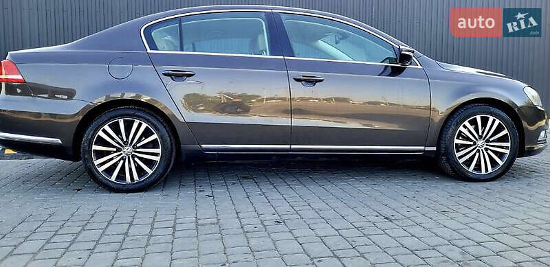 Седан Volkswagen Passat 2014 в Львове