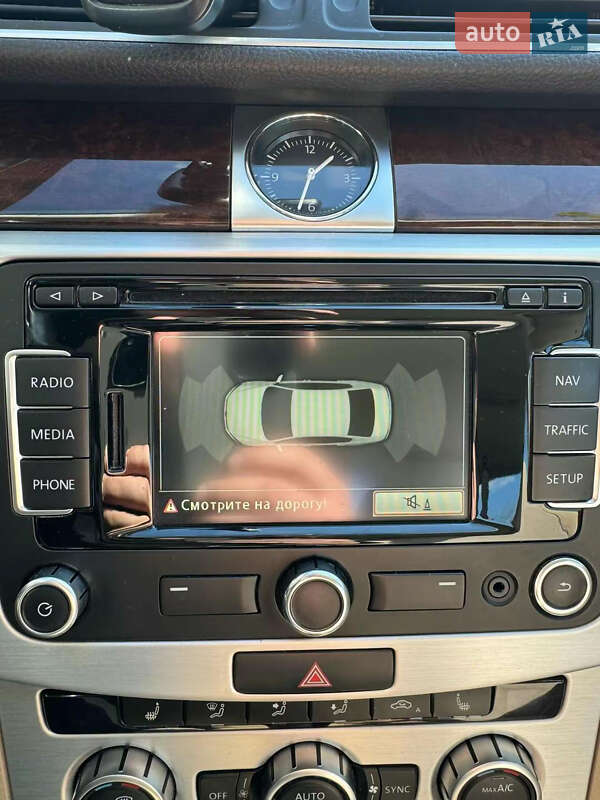 Седан Volkswagen Passat 2014 в Львове