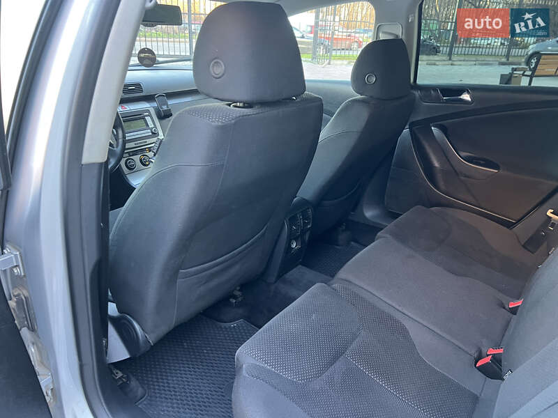 Универсал Volkswagen Passat 2006 в Ровно