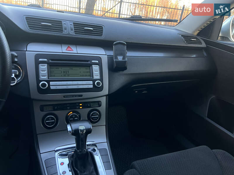 Универсал Volkswagen Passat 2006 в Ровно