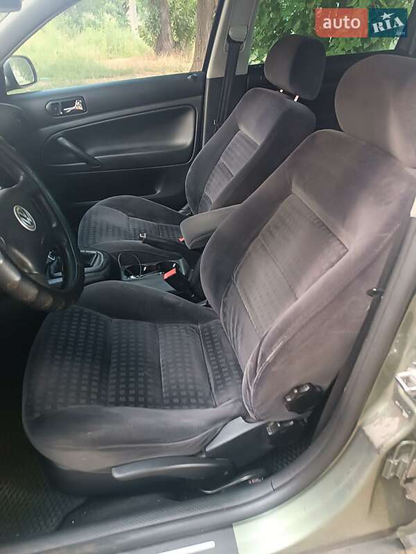 Седан Volkswagen Passat 2002 в Кривом Роге