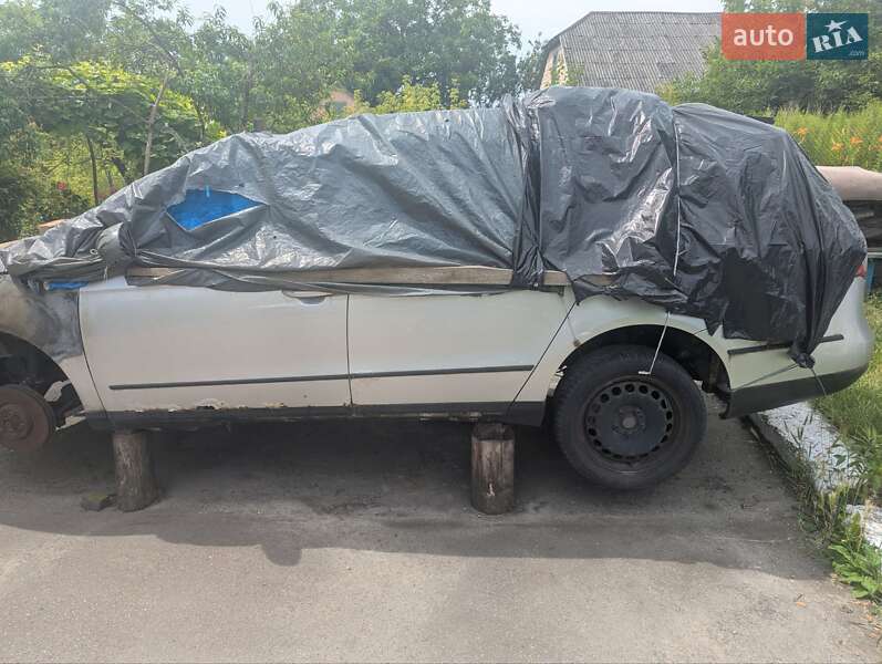 Универсал Volkswagen Passat 2006 в Ровно