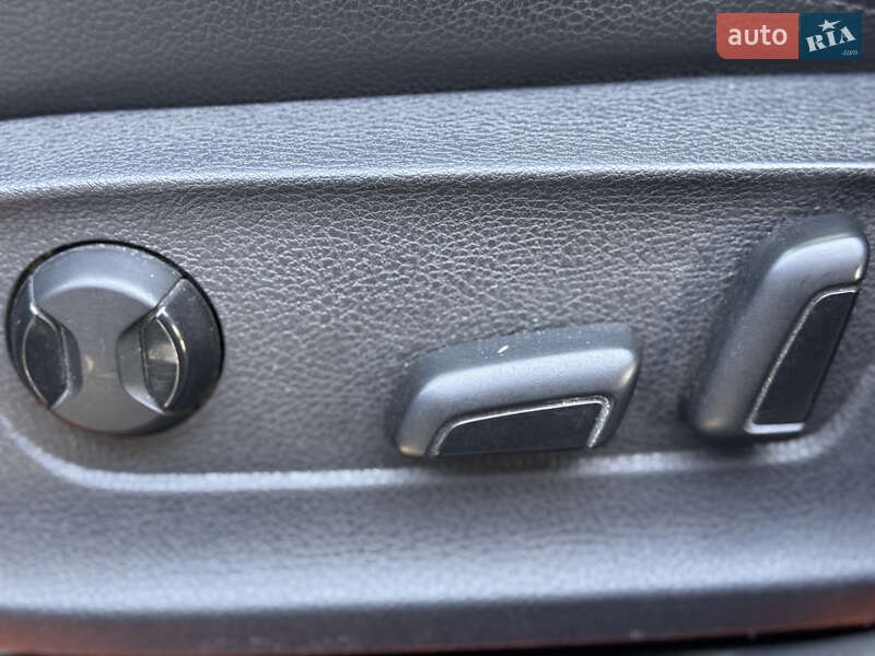 Седан Volkswagen Passat 2014 в Лозовой