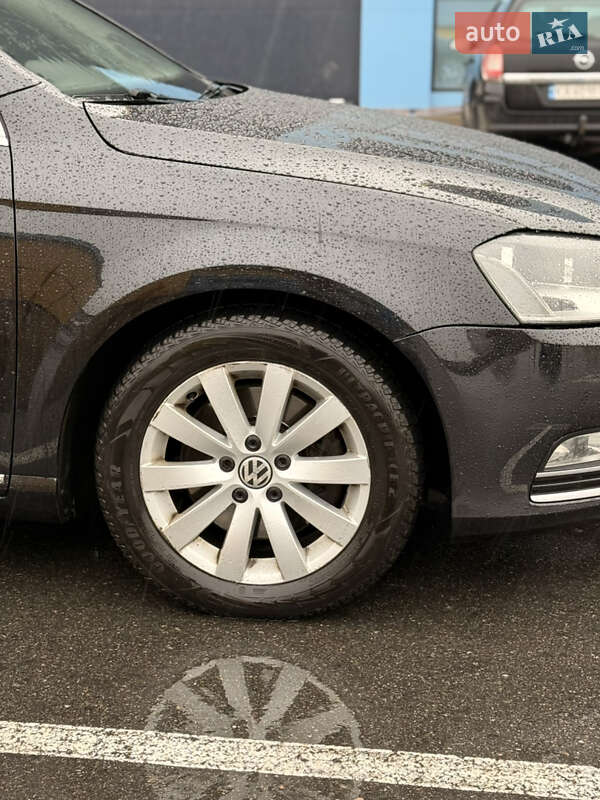 Универсал Volkswagen Passat 2013 в Софиевской Борщаговке