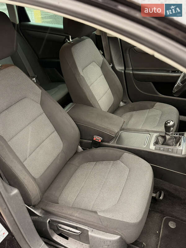 Универсал Volkswagen Passat 2013 в Софиевской Борщаговке