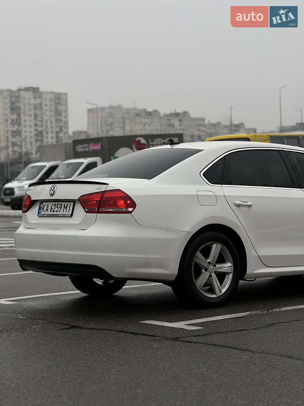 Седан Volkswagen Passat 2011 в Киеве