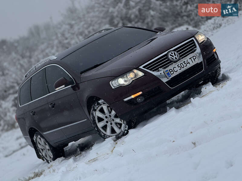 Универсал Volkswagen Passat 2010 в Стрые