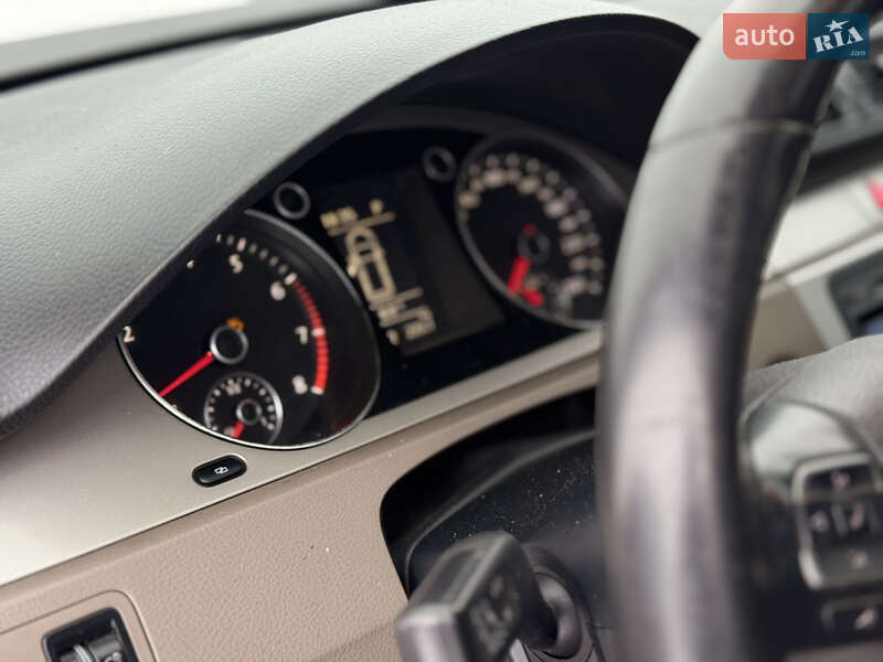 Универсал Volkswagen Passat 2010 в Стрые