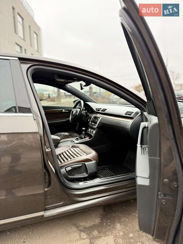 Седан Volkswagen Passat 2012 в Сумах