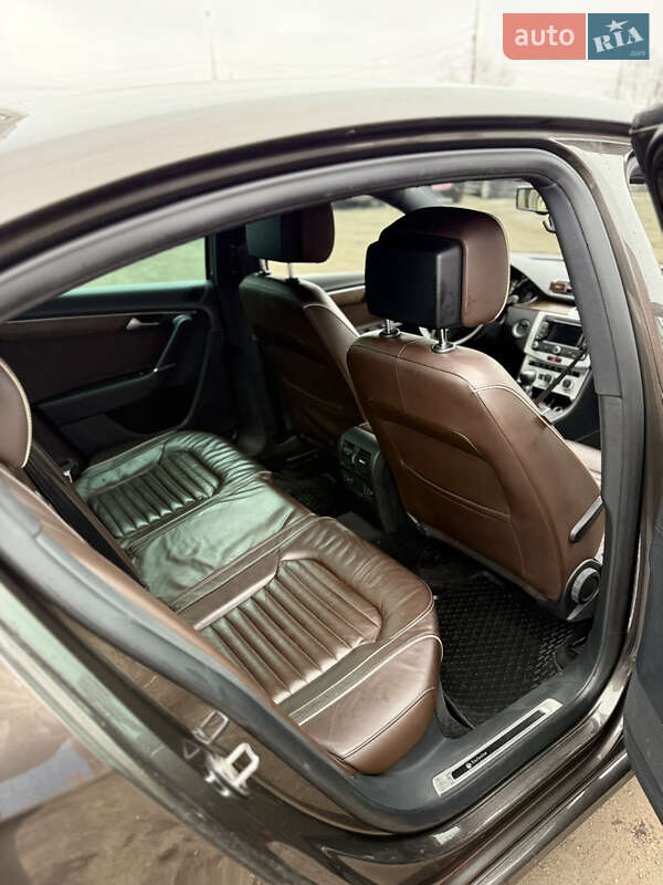 Седан Volkswagen Passat 2012 в Сумах